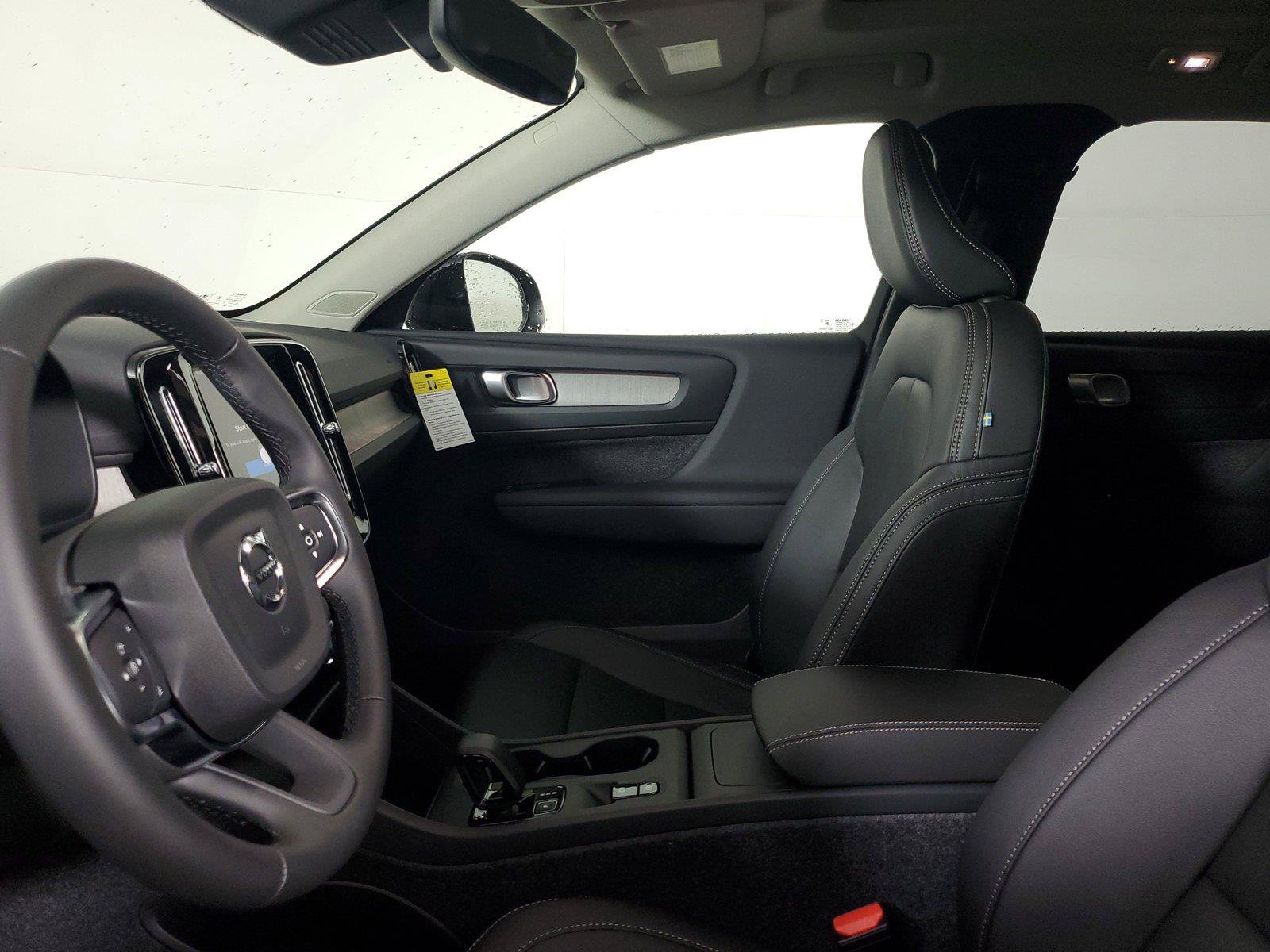 Used 2026 Volvo XC40 B5 Core AWD/4WD image 22