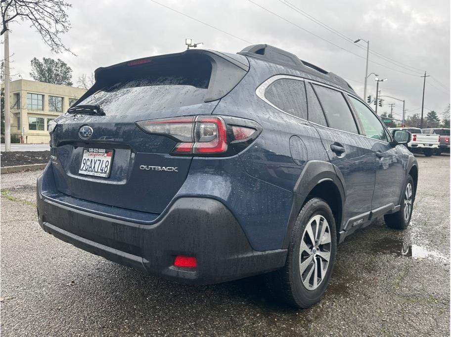 Used 2023 Subaru Outback Premium image 7
