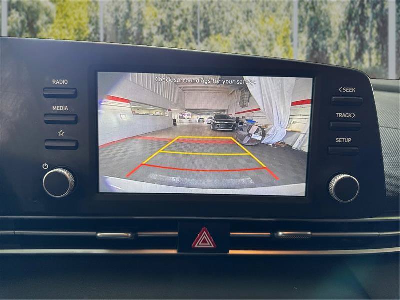 Used 2021 Hyundai Elantra SE FWD image 25