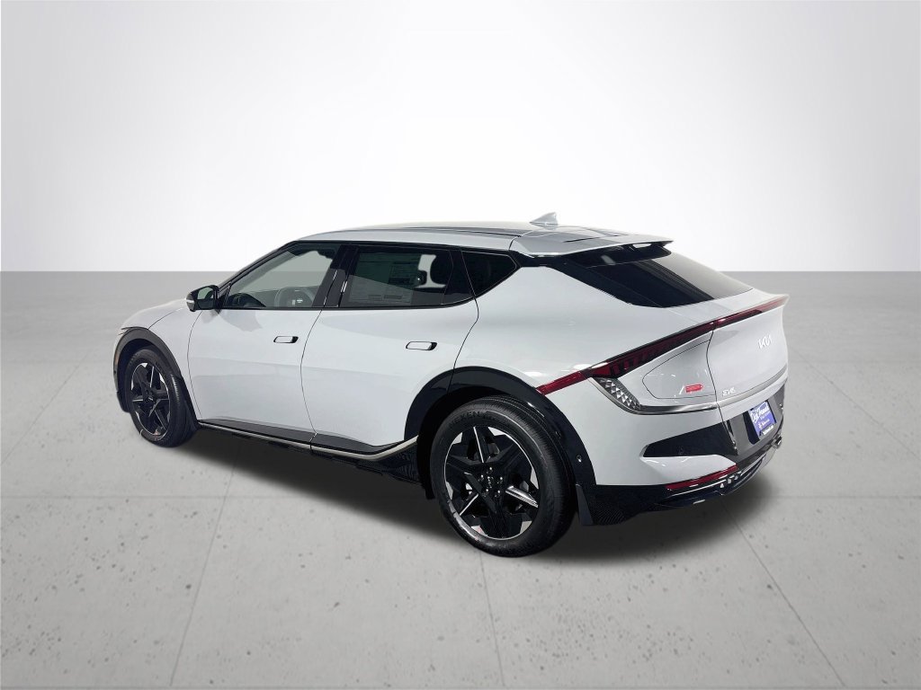 New 2026 Kia EV6 Wind RWD image 8