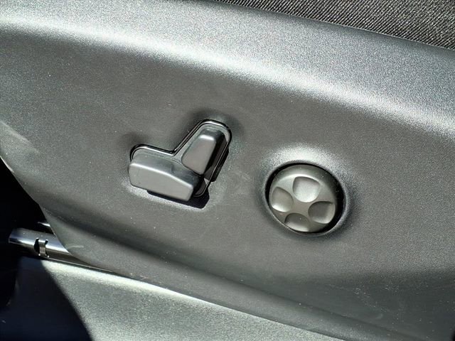 New 2026 Chrysler Pacifica Select AWD/4WD image 8