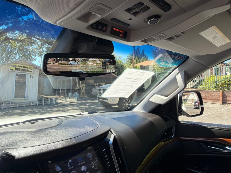 Used 2018 Cadillac Escalade ESV Premium Luxury AWD/4WD image 18