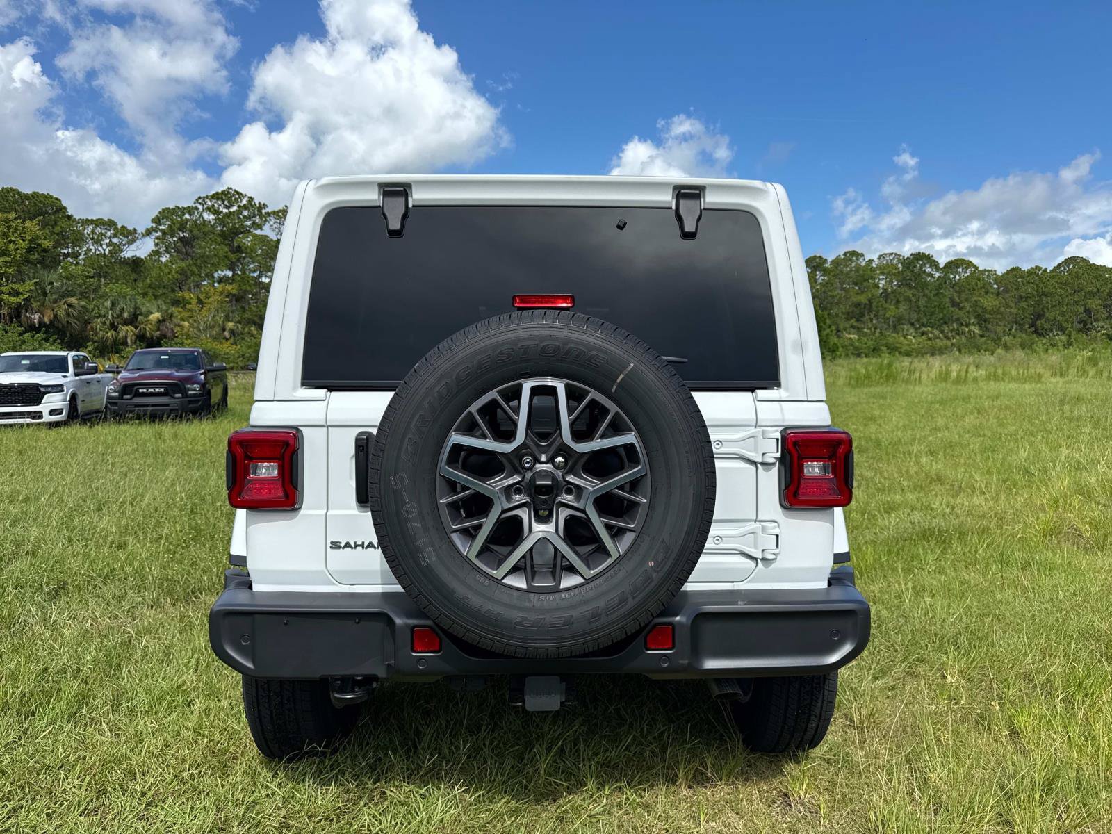 New 2025 Jeep Wrangler Unlimited Sahara AWD/4WD image 4