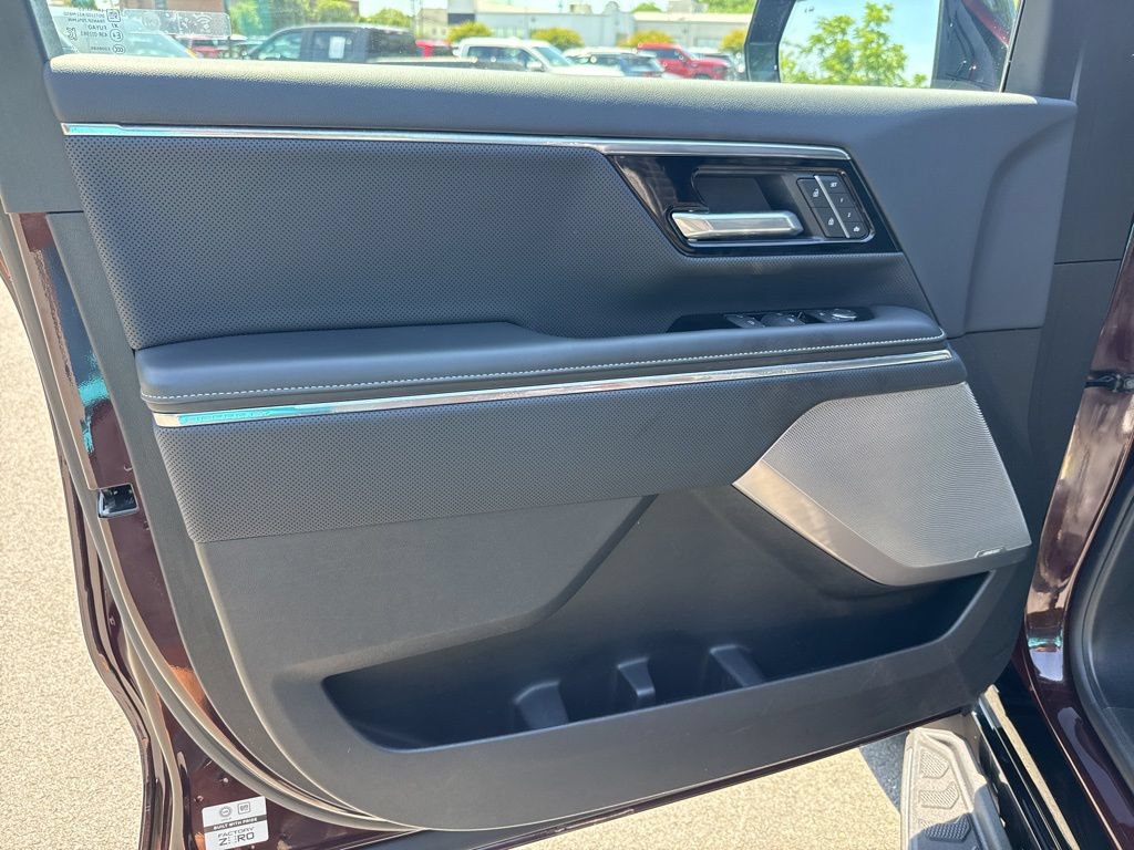 Used 2025 GMC Sierra EV Denali AWD/4WD image 16