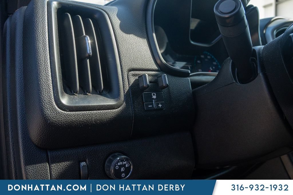 Used 2017 Chevrolet Colorado LT w/ LT Convenience Package RWD image 13