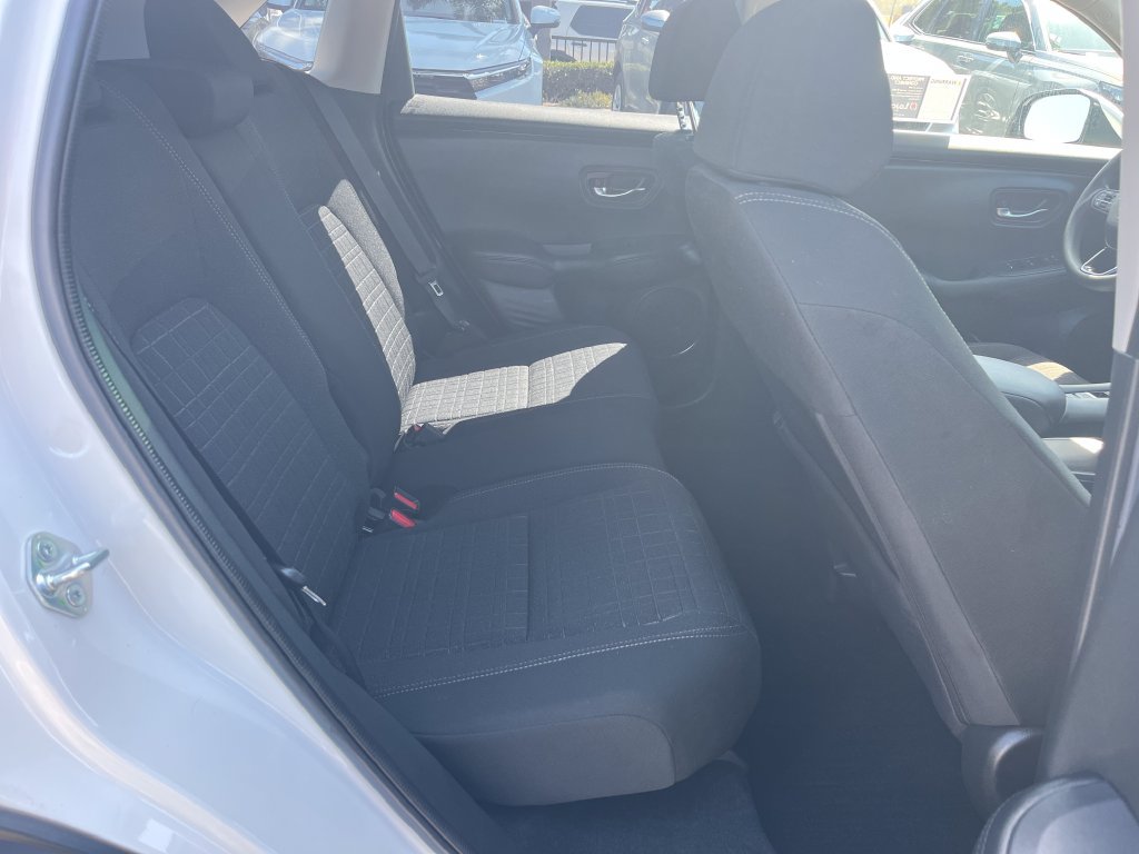 Certified 2024 Honda HR-V LX image 39