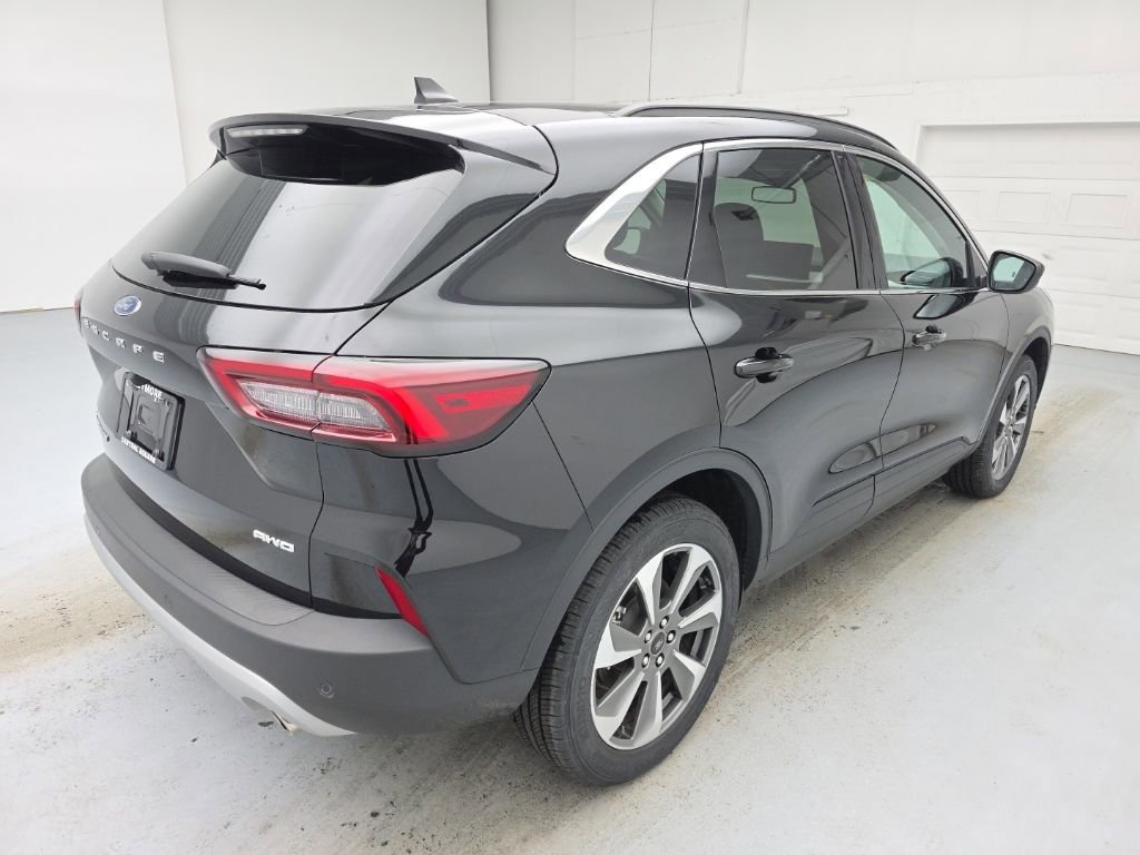 Used 2025 Ford Escape Platinum image 11
