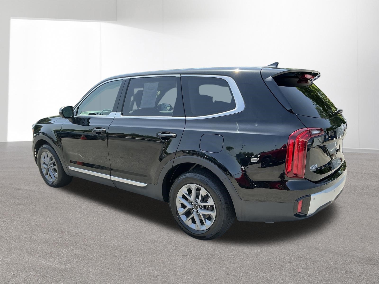 Certified 2024 Kia Telluride LX AWD/4WD image 5