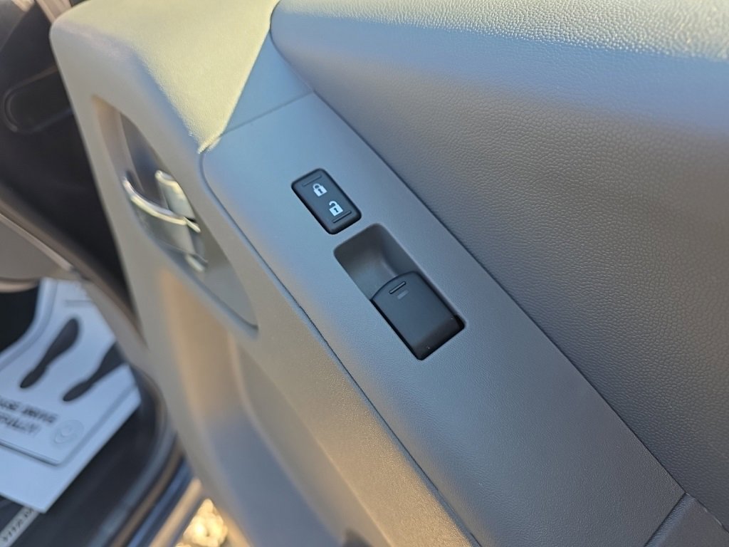 Used 2021 Nissan Frontier SV image 20