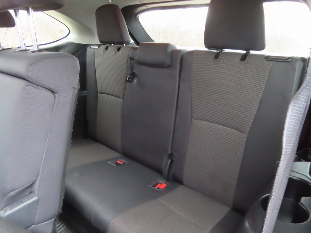 Used 2023 Toyota Highlander L image 31