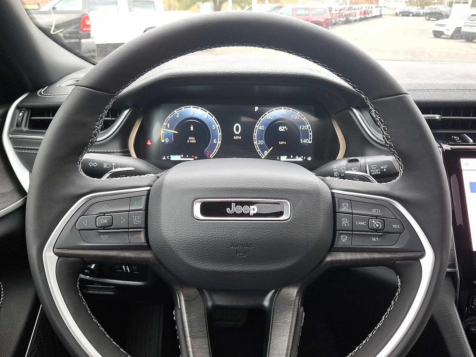 New 2025 Jeep Grand Cherokee Limited w/ Black Appearance Package image 15