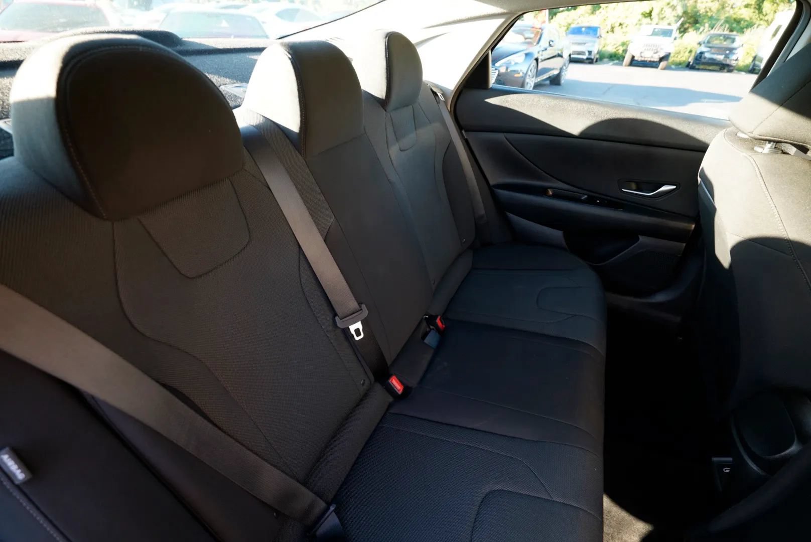 Used 2025 Hyundai Elantra SE FWD image 33