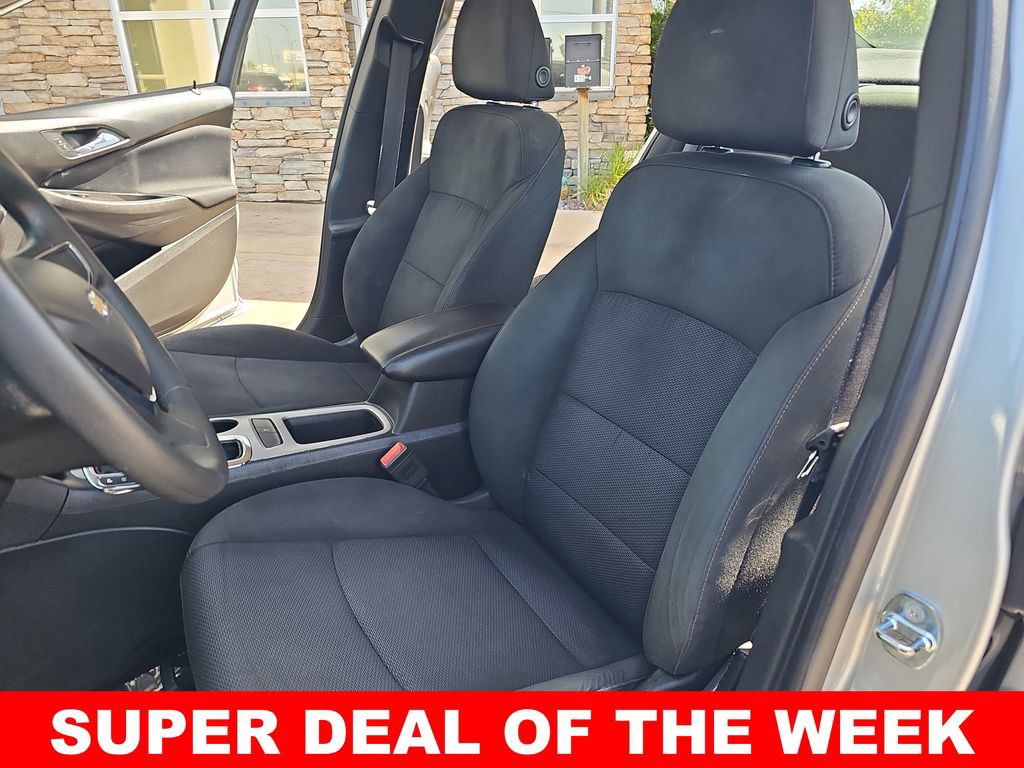 Used 2017 Chevrolet Cruze LS FWD image 14