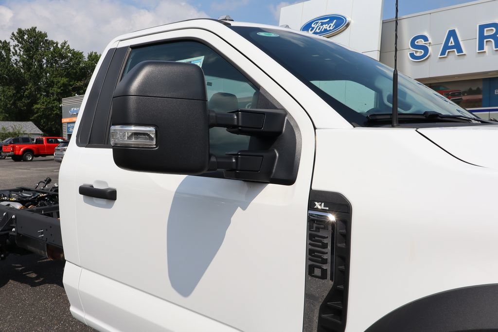New 2026 Ford F550 2WD Regular Cab Super Duty image 16