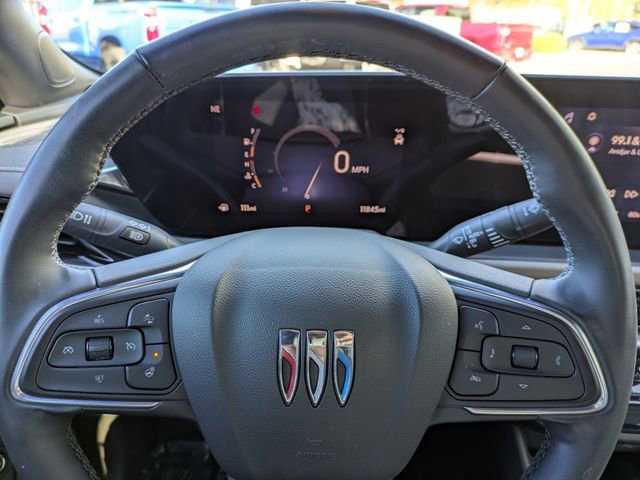 Used 2024 Buick Envista Avenir image 30
