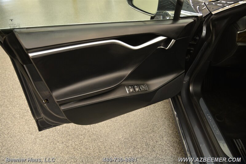 Used 2016 Tesla Model S AWD image 28