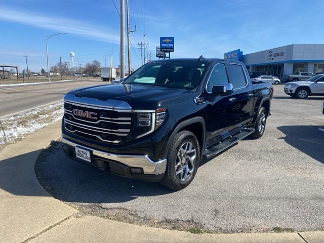 Used 2022 GMC Sierra 1500 SLT w/ SLT Premium Package AWD/4WD image 2