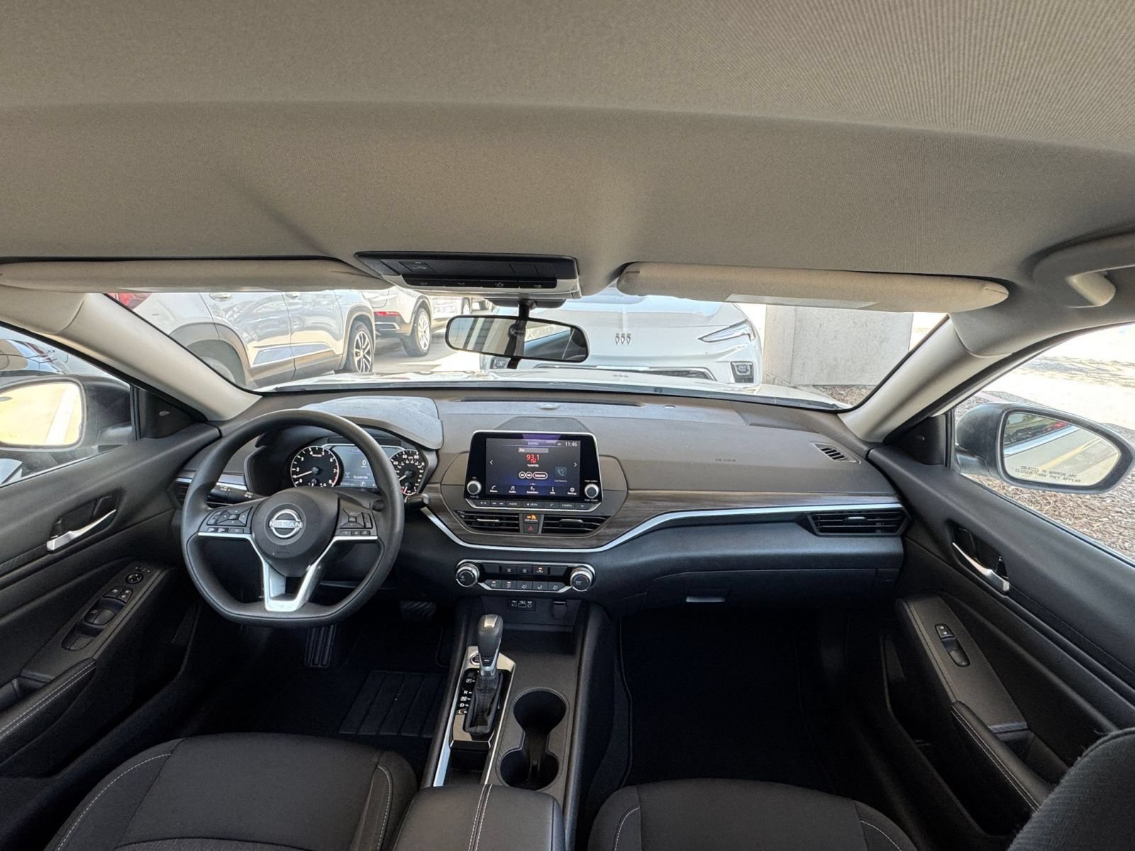Used 2025 Nissan Altima 2.5 SV FWD image 33