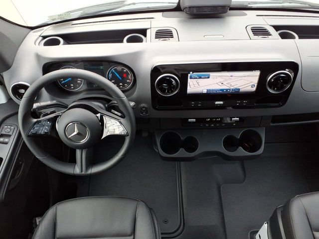 New 2025 Mercedes-Benz eSprinter 170 Cargo image 4