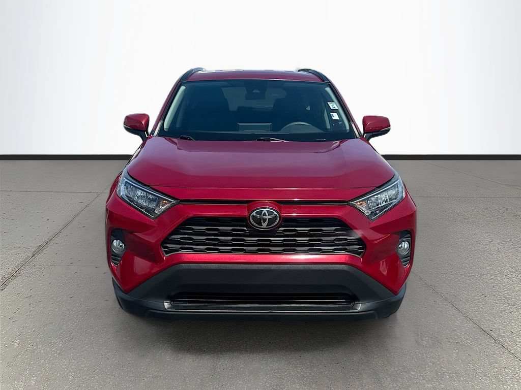 Used 2020 Toyota RAV4 XLE FWD image 2