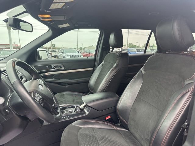 Used 2019 Ford Explorer XLT w/ Equipment Group 202A FWD image 31