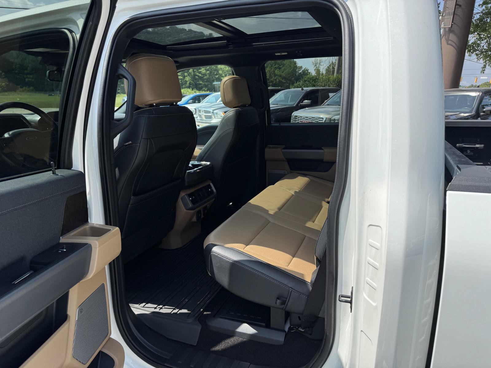Used 2022 Ford F150 Lariat AWD/4WD image 7