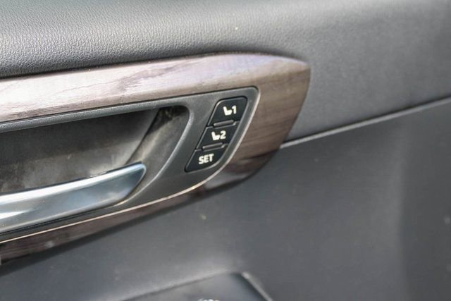 Used 2021 Toyota Highlander Limited image 12