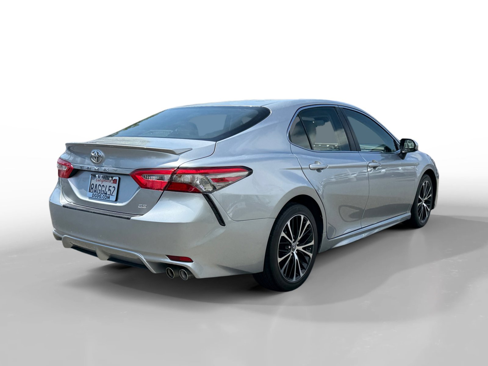 Used 2018 Toyota Camry SE w/ Moonroof Package FWD image 5
