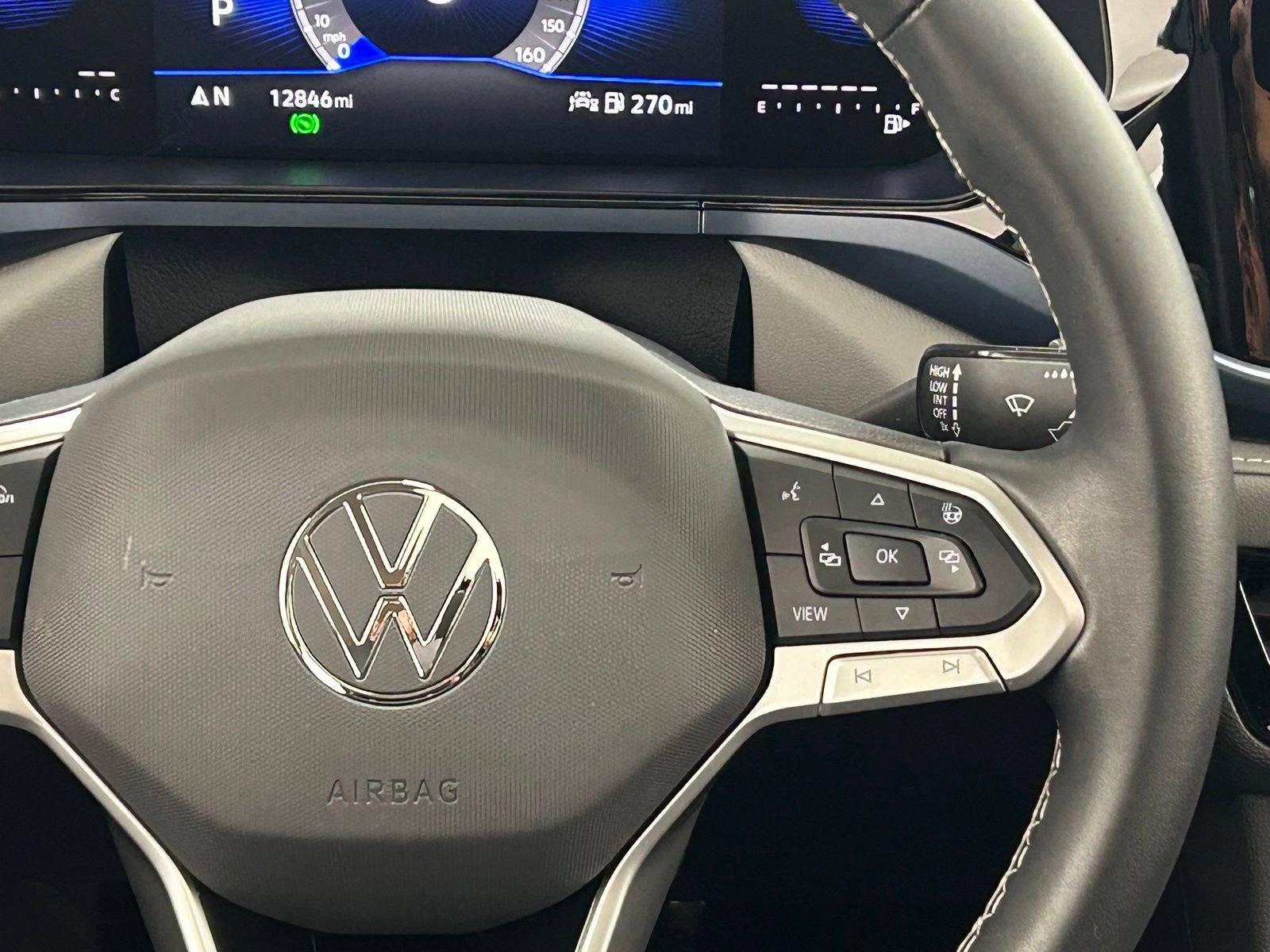 Used 2024 Volkswagen Taos SE w/ Panoramic Sunroof Package image 13