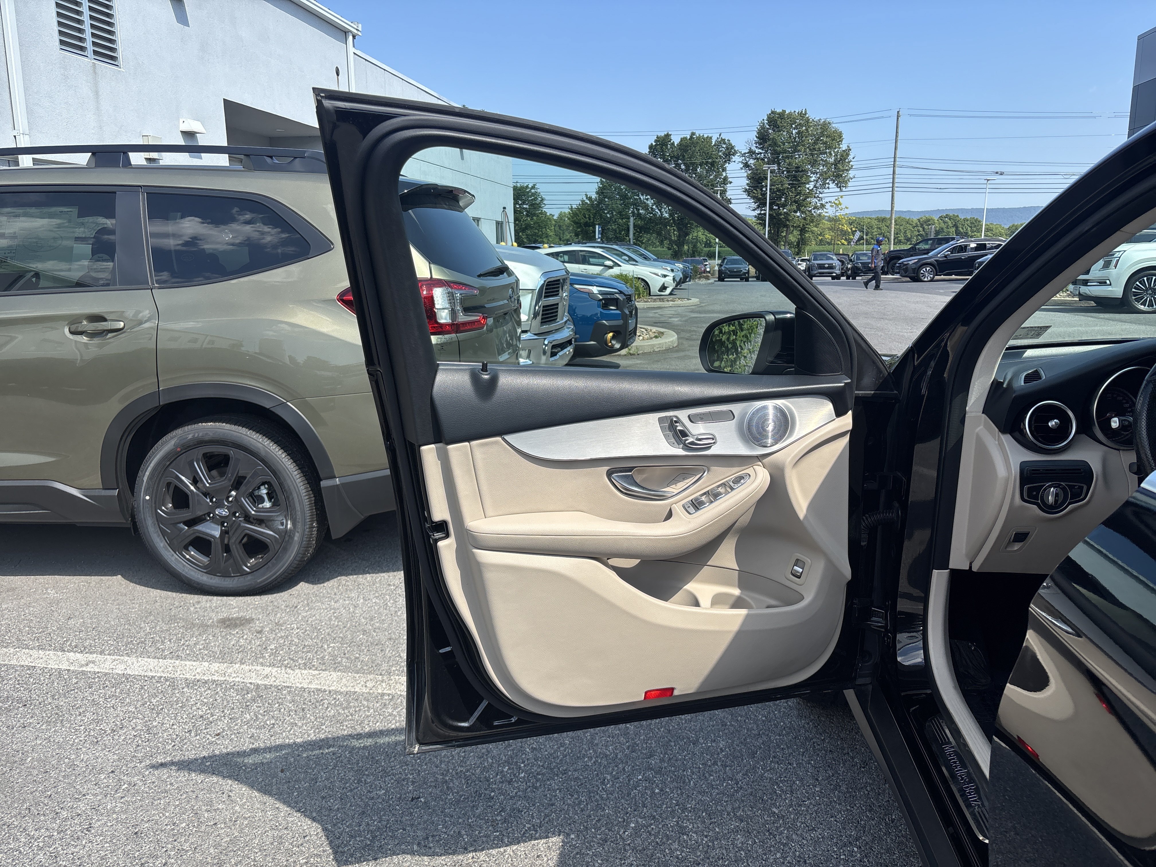 Used 2019 Mercedes-Benz GLC 300 4MATIC image 26