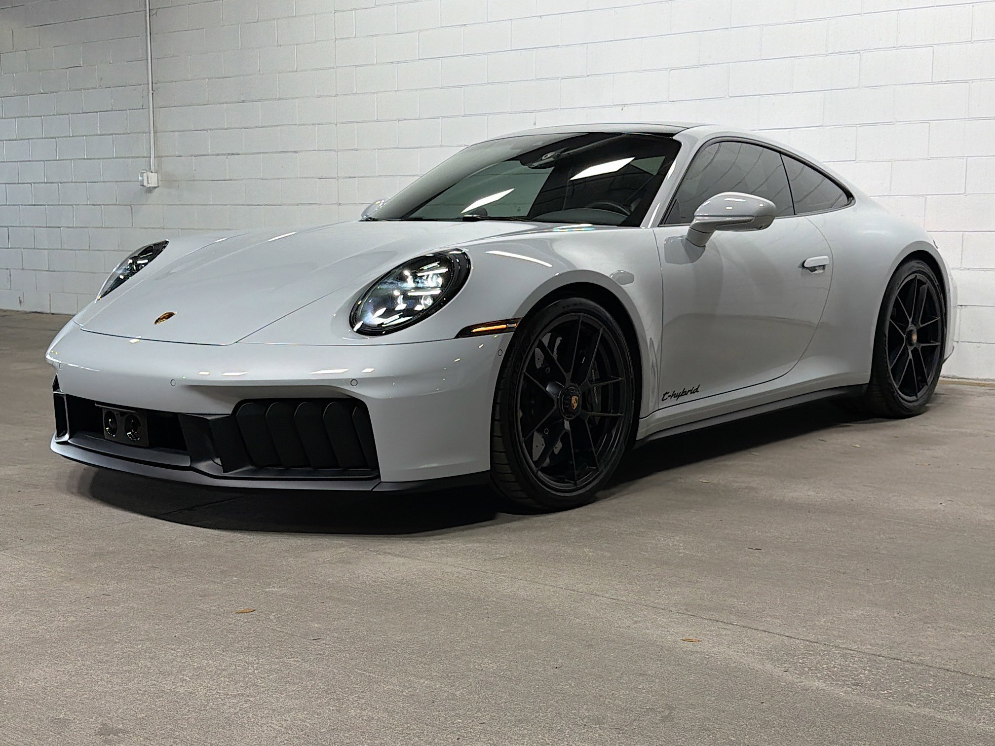 Certified 2025 Porsche 911 Carrera 4 GTS AWD/4WD image 1