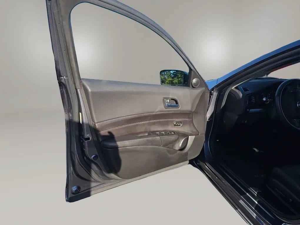 Used 2018 Acura ILX w/ Technology Plus Package FWD image 40