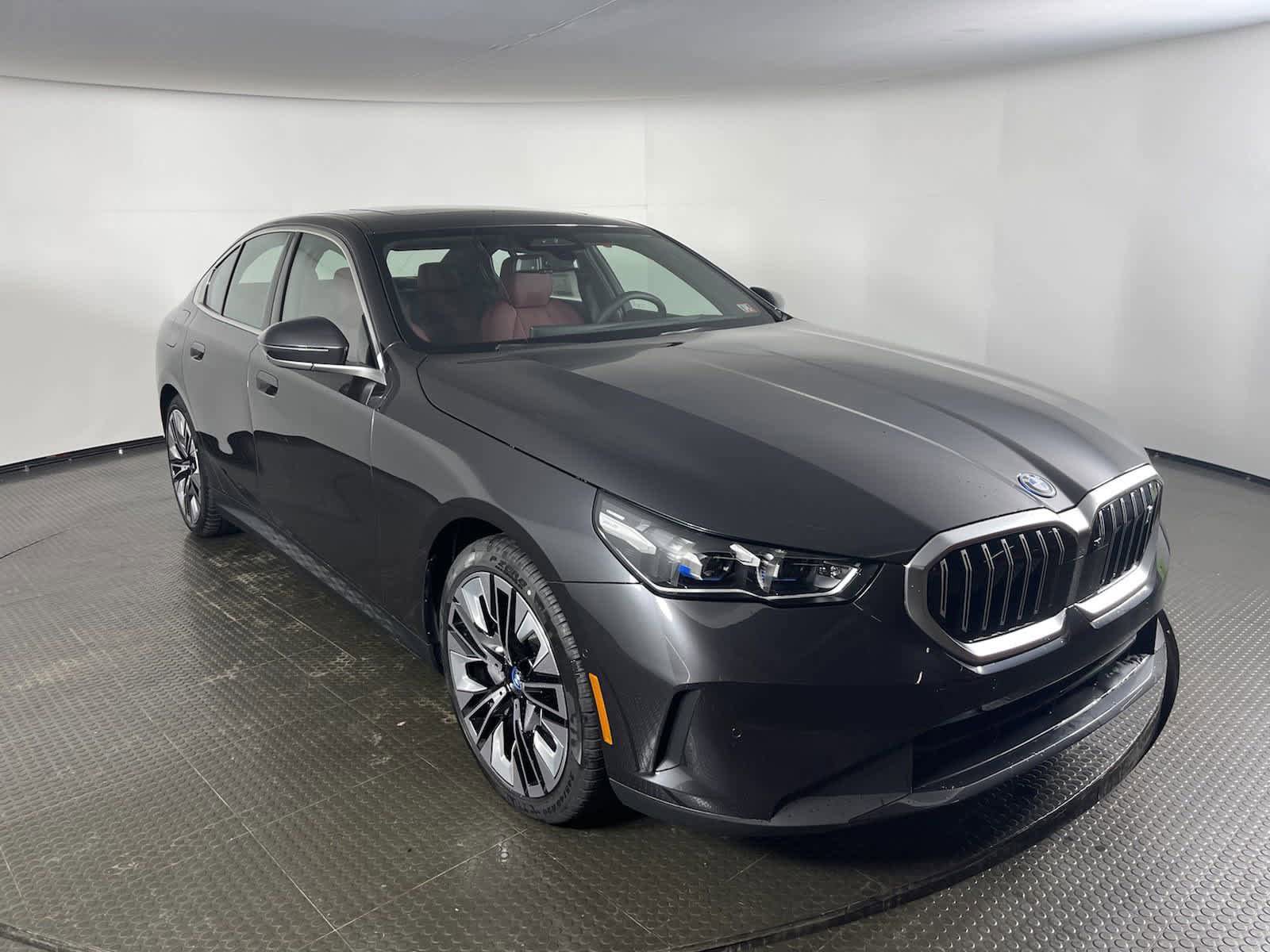 Certified 2024 BMW i5 eDrive40i w/ Premium Package RWD image 2