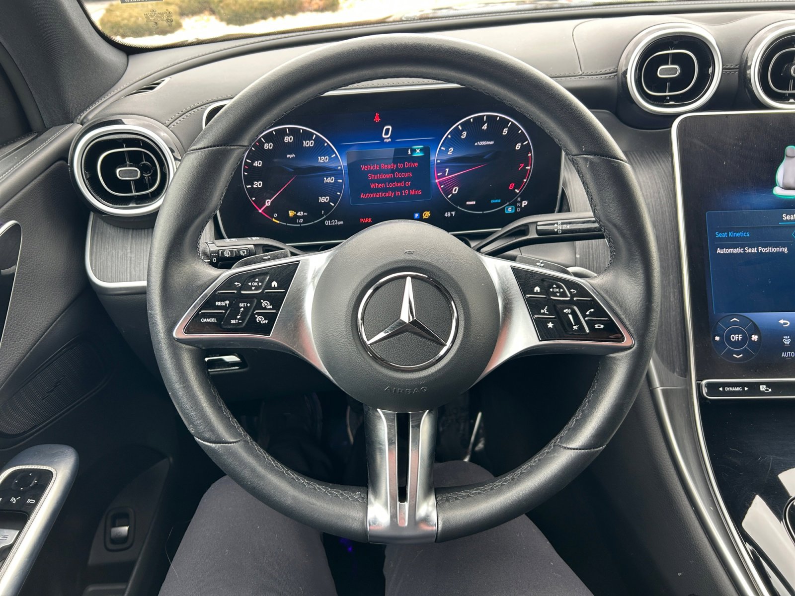 Used 2025 Mercedes-Benz GLC 300 image 9