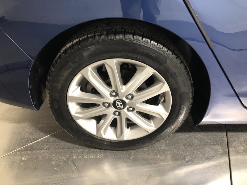 Used 2015 Hyundai Elantra SE w/ Option Group 02 image 9