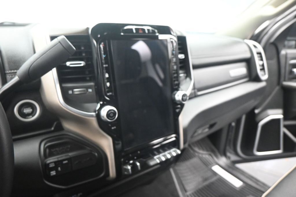 Used 2024 RAM 2500 Laramie AWD/4WD image 15