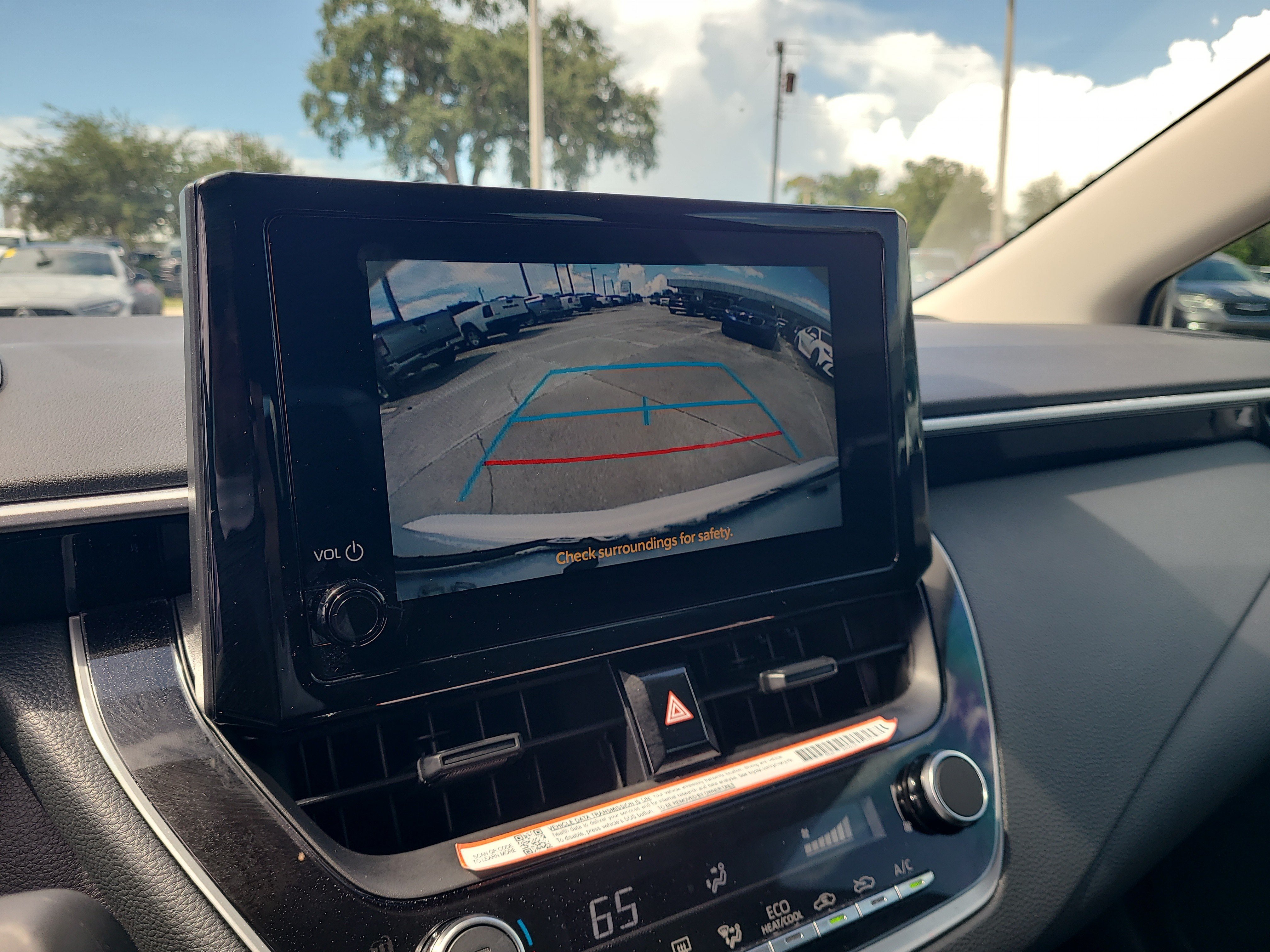 Used 2025 Toyota Corolla LE FWD image 25