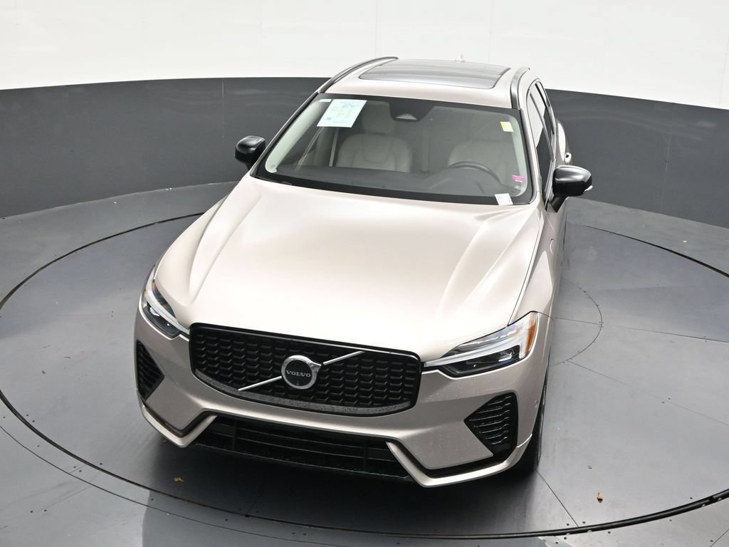Used 2025 Volvo XC60 T8 Plus w/ Protection Package Premier AWD/4WD image 17