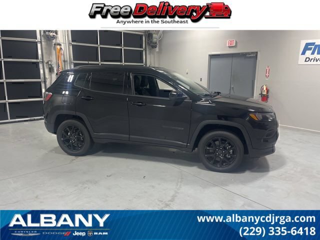 New 2026 Jeep Compass Latitude AWD/4WD image 1