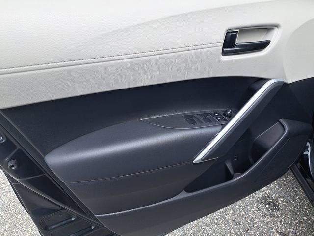 Used 2022 Toyota Corolla Cross L image 13