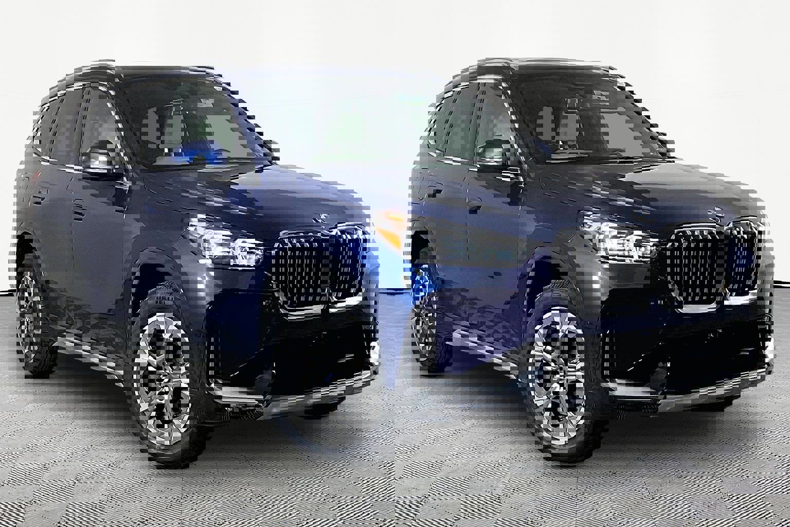 Certified 2025 BMW X1 xDrive28i w/ Convenience Package image 4