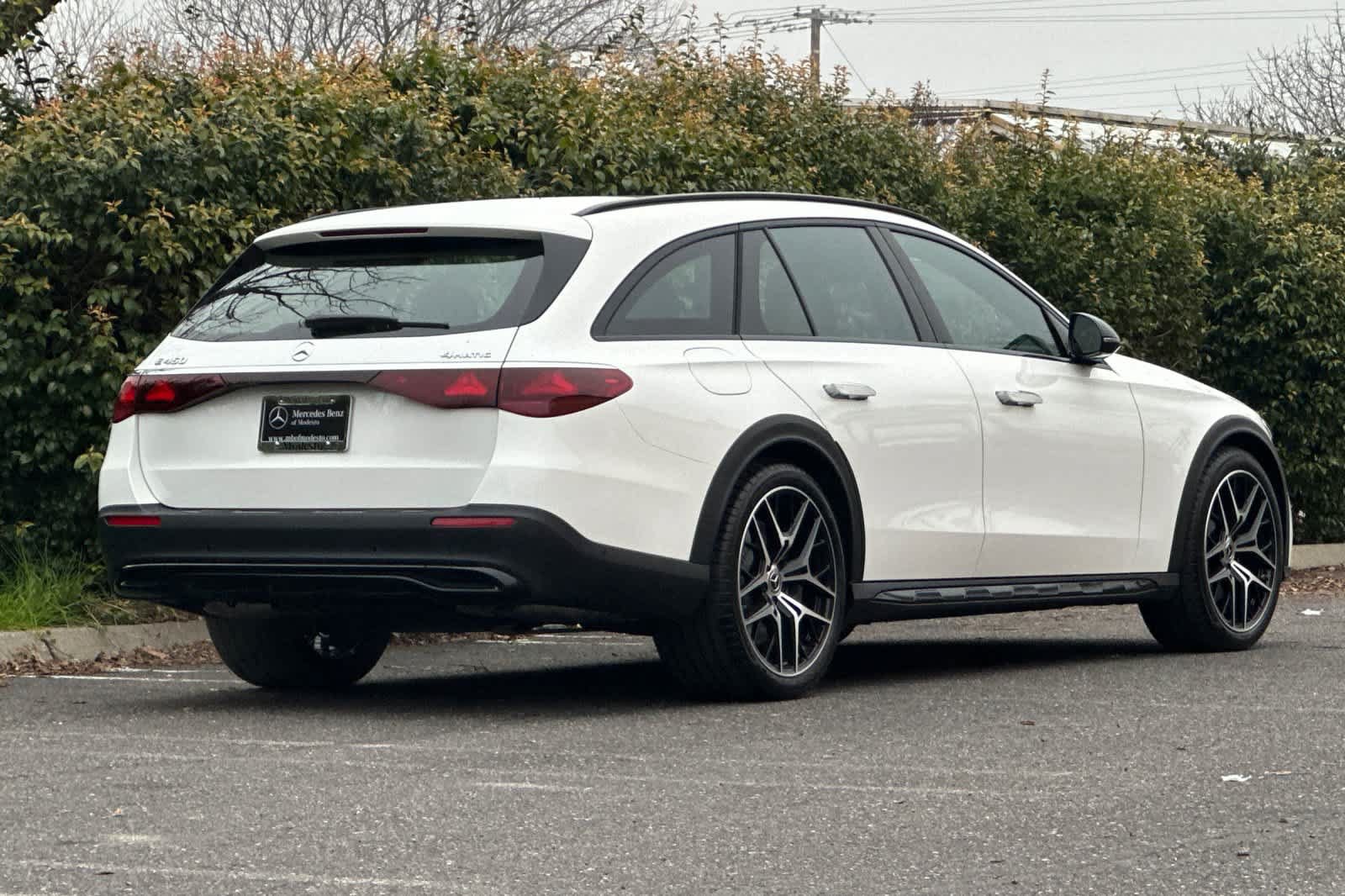 New 2026 Mercedes-Benz E 450 4MATIC All-Terrain Wagon image 3