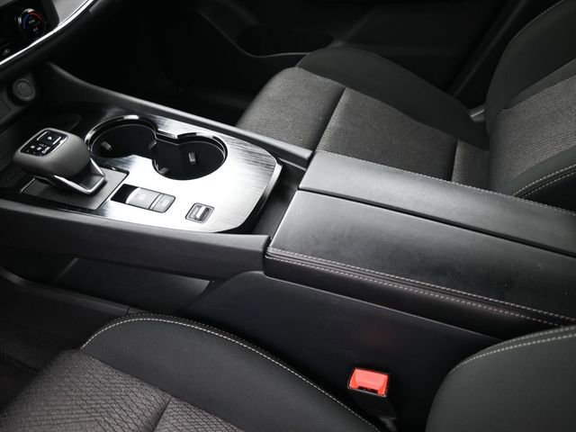 Used 2025 Nissan Rogue SV FWD image 31