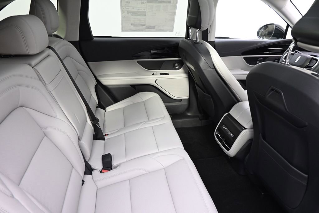 New 2026 Lincoln Nautilus Premier w/ Equipment Group 102A image 18