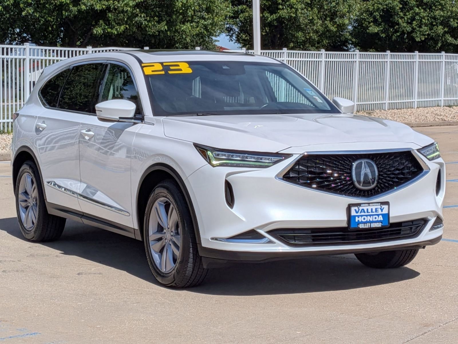 Used 2023 Acura MDX SH-AWD image 4