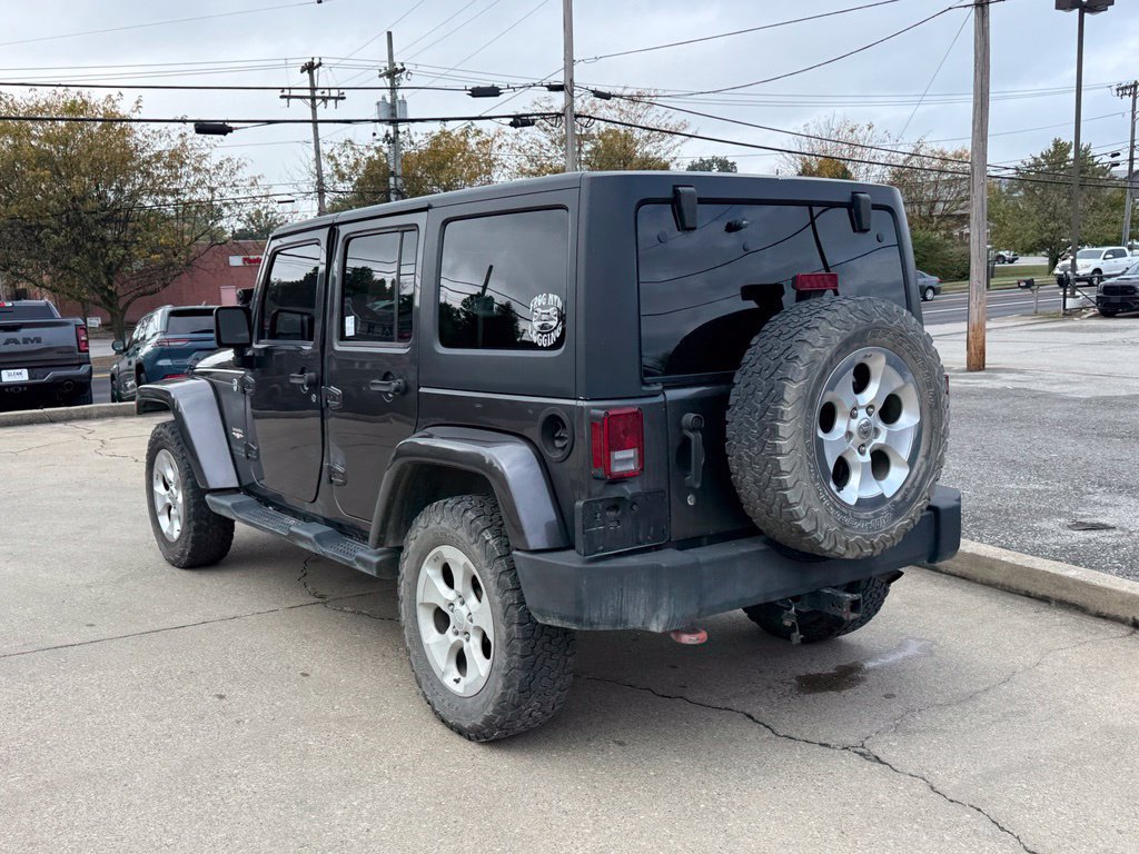 Used 2014 Jeep Wrangler Unlimited Sahara w/ Connectivity Group AWD/4WD image 8