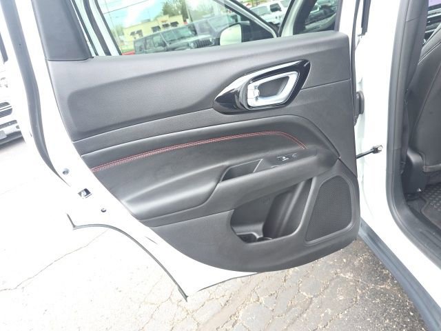 Used 2025 Jeep Compass Trailhawk w/ Trailhawk Elite Group AWD/4WD image 41