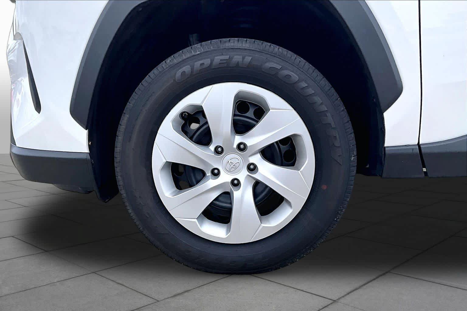 Used 2025 Toyota RAV4 LE FWD image 10