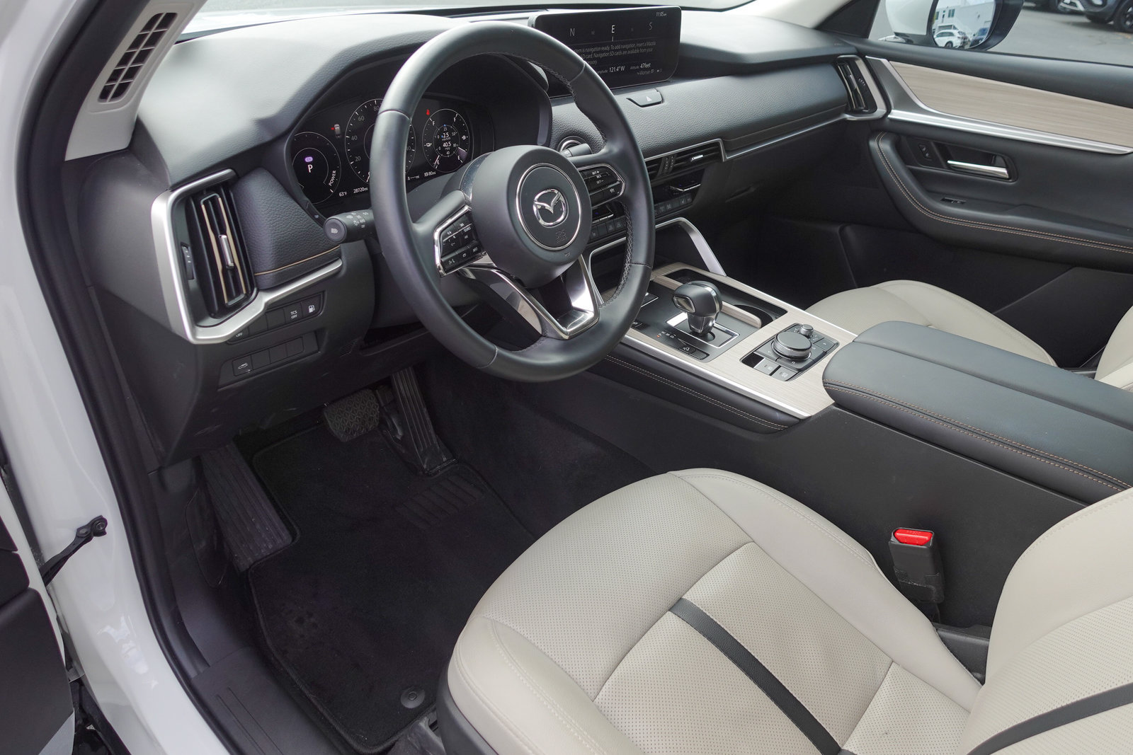 Certified 2024 MAZDA CX-90 Plug-In Hybrid w/ Preferred AWD/4WD image 12