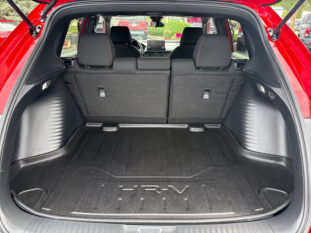 Certified 2025 Honda HR-V Sport image 40